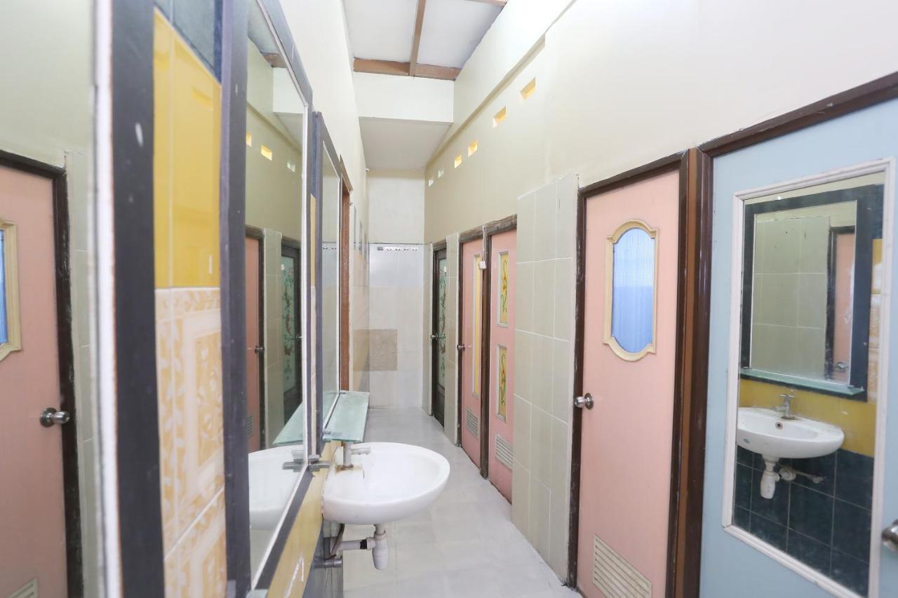 Spot On 2358 Aster Homestay Melati Exterior photo